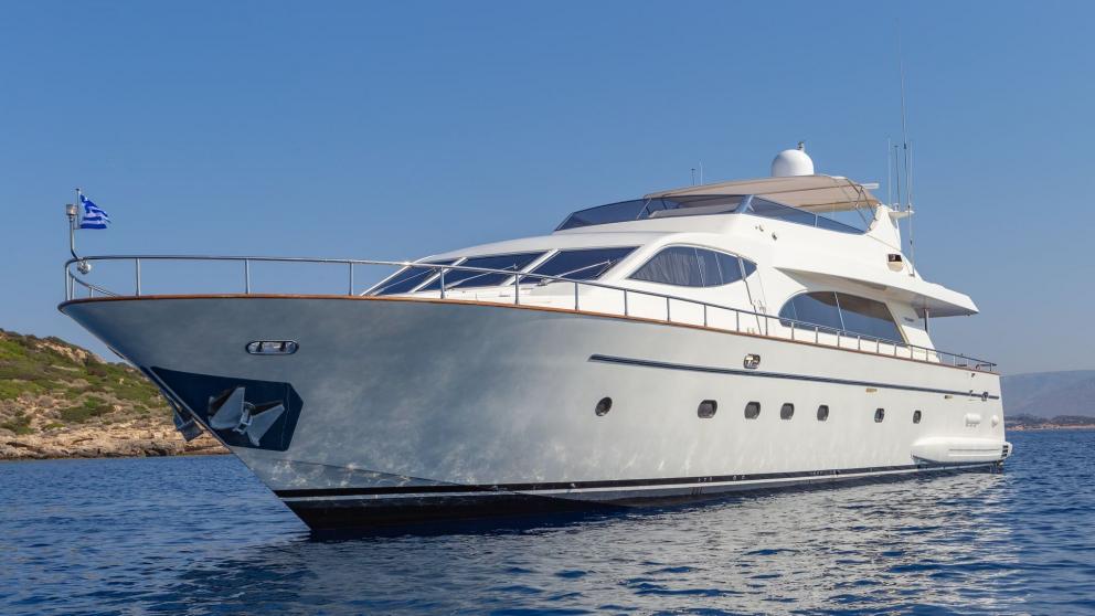 Exterior view of luxury motor yacht Efmaria picture 2