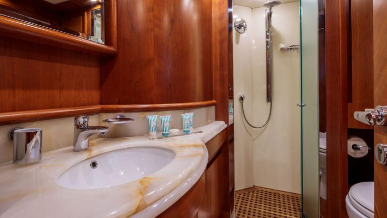 Guest bathroom of the luxury motor yacht Freedom