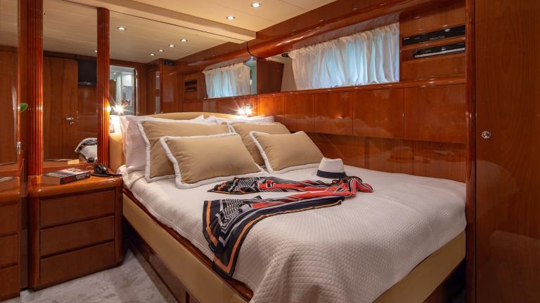 Guest cabin for two on board motor yacht Efmaria picture 4